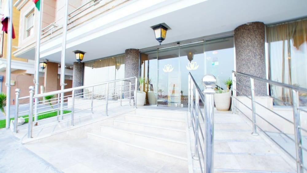 Al Muhaidb Residence Ал Хубар Екстериор снимка